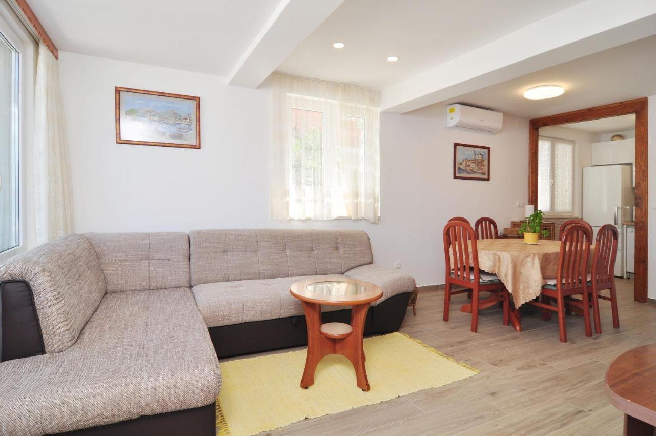 Apartment On The Beach, Zoranka Seget Vranjica Exterior photo