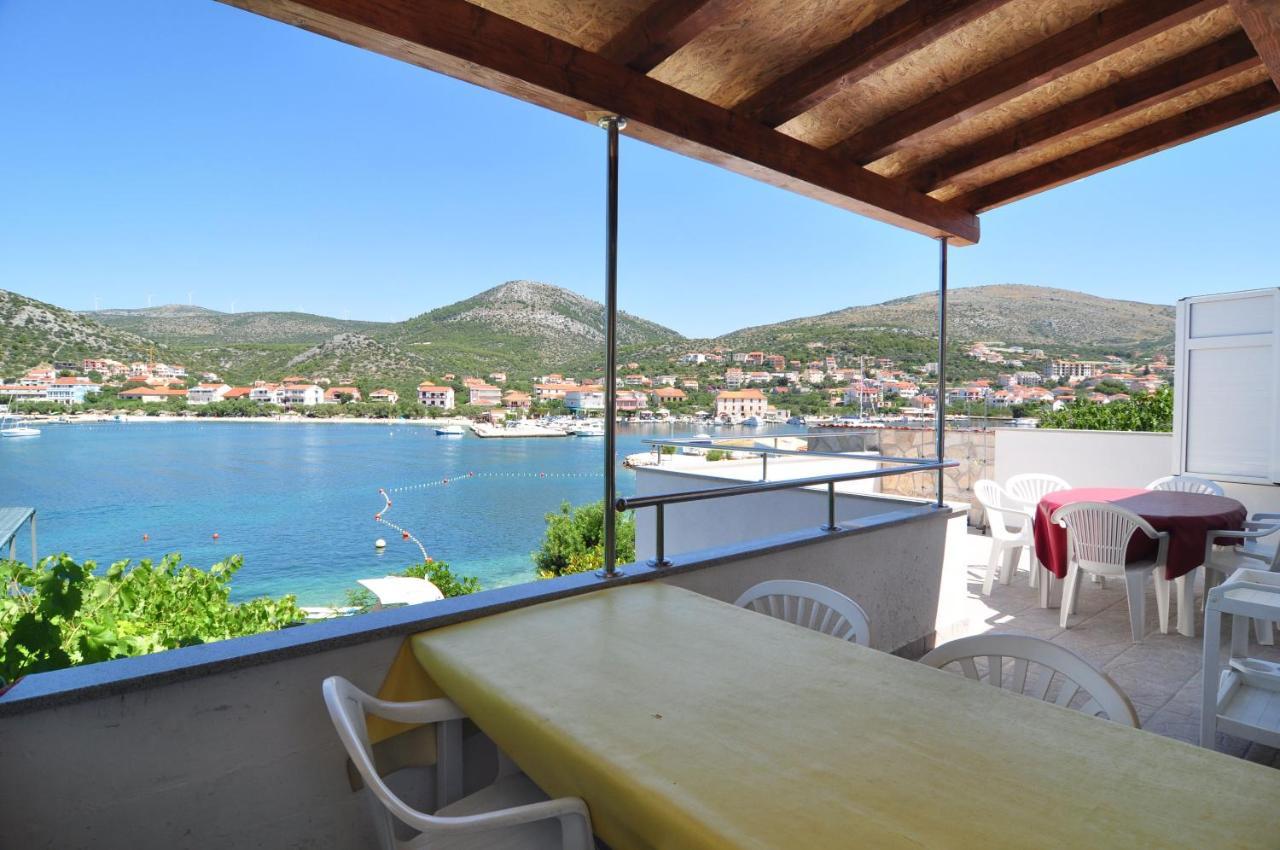 Apartment On The Beach, Zoranka Seget Vranjica Exterior photo