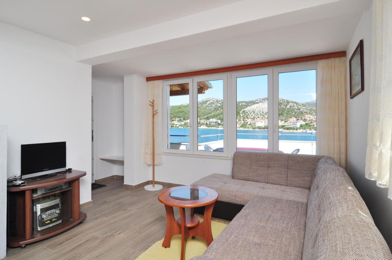 Apartment On The Beach, Zoranka Seget Vranjica Exterior photo