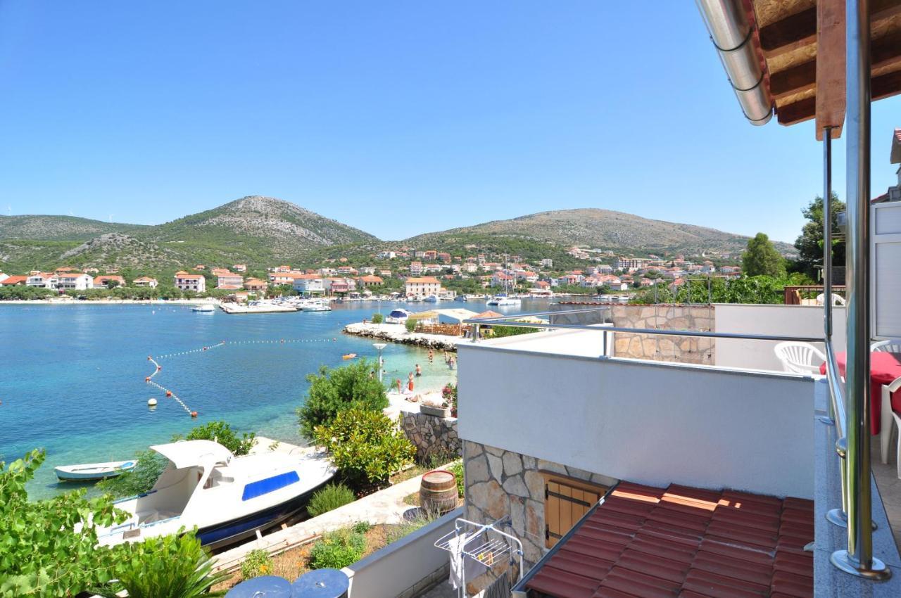 Apartment On The Beach, Zoranka Seget Vranjica Exterior photo