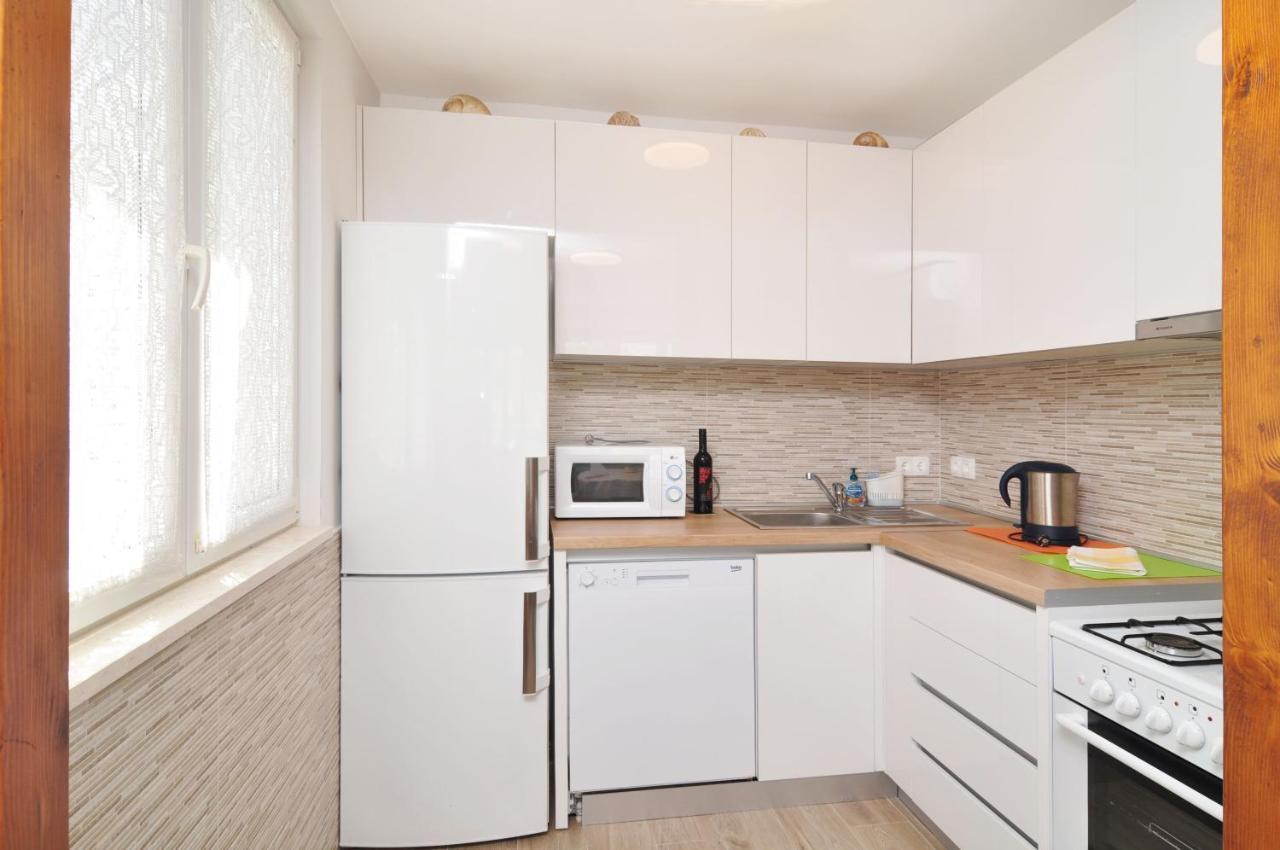 Apartment On The Beach, Zoranka Seget Vranjica Exterior photo